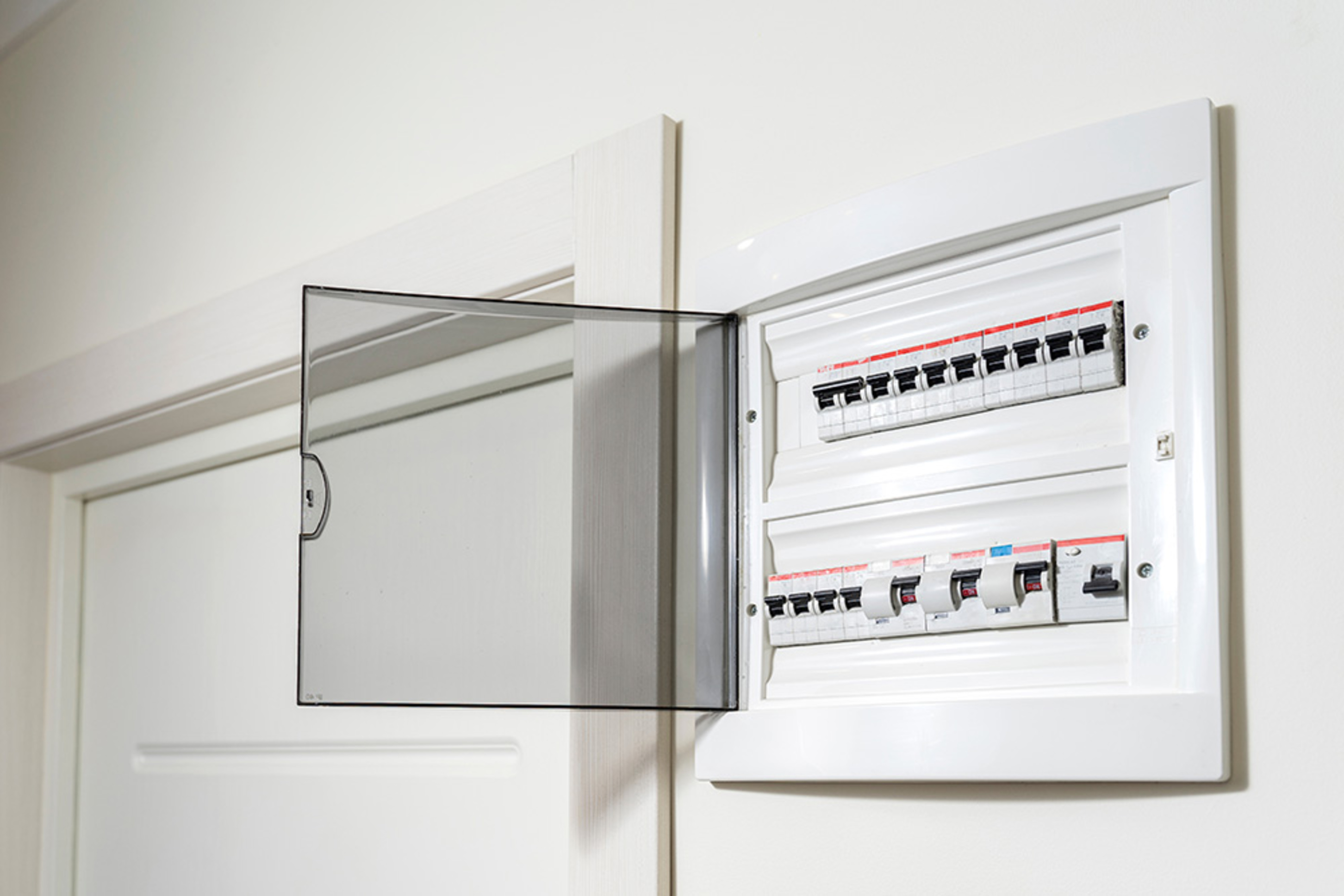 Über­spannungs­schutz bei Becker & Becker Elektrotechnik GbR in Trebur
